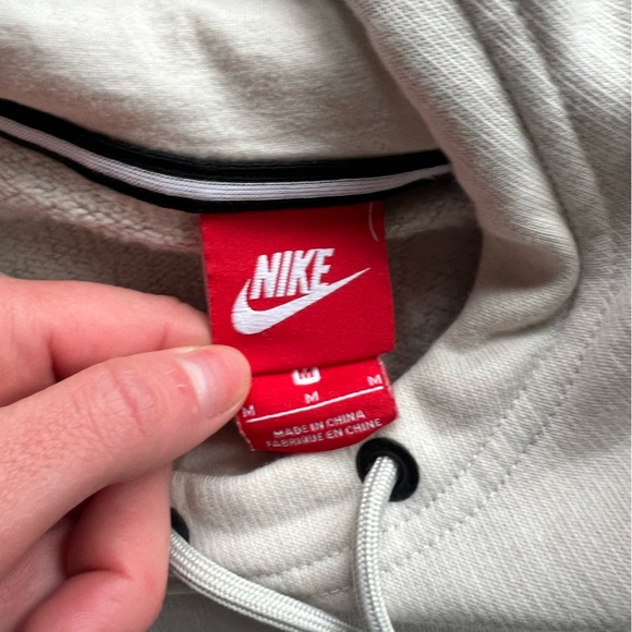 Nike hooded sweatshirt - Picture 4 of 5
